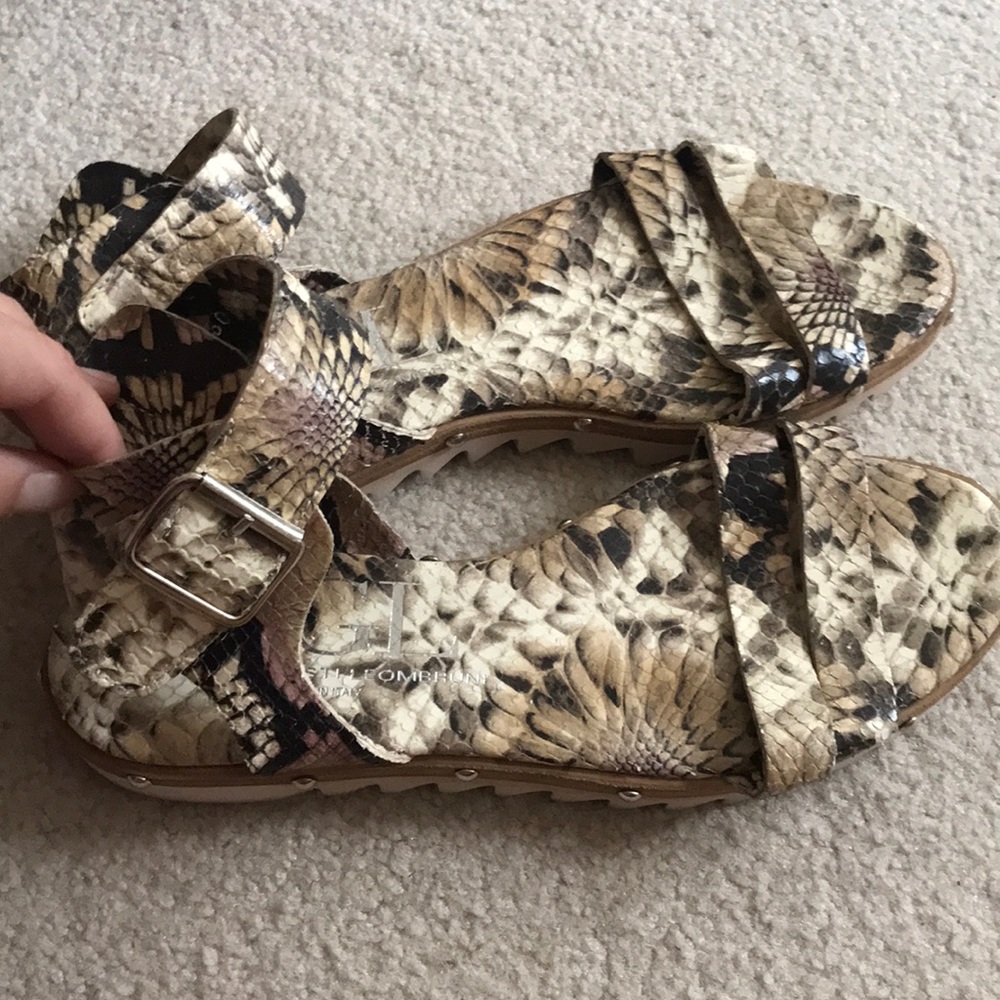 AGL snakeskin sandals size 38.5 GREAT condition - Picture 2 of 7
